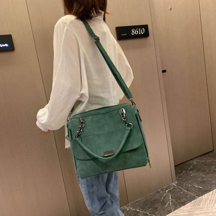 womens-large-capacity-tote-758248.jpg