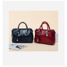 womens-vintage-leather-handbag-404743.jpg