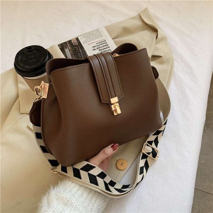 womens-wide-shoulder-strap-bucket-bag-845035.jpg